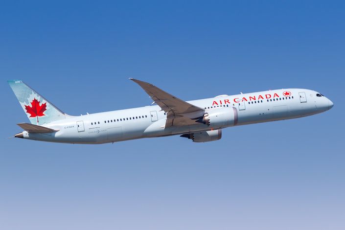 Air Canada's one-day passenger load exceeds 100,000 customers