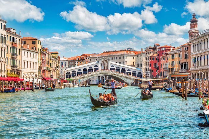 Air Transat returns to Venice, Barcelona, Basel and Brussels