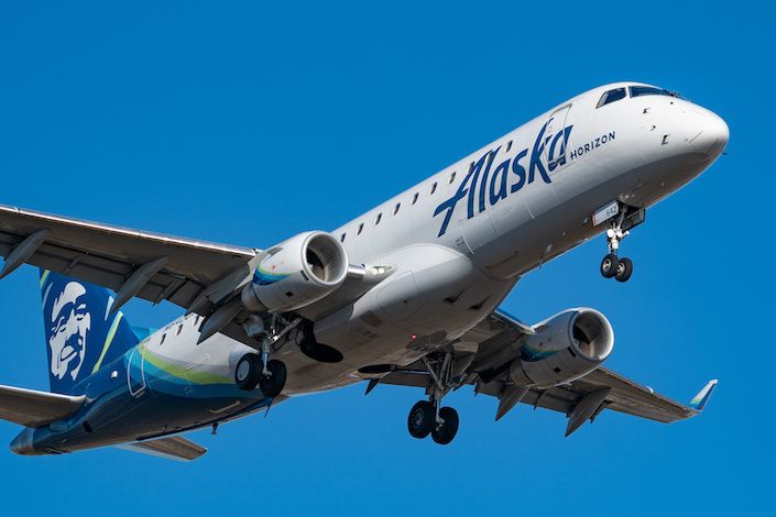 Alaska Airlines partners with Straightaway Cocktails to provide new inflight beverages