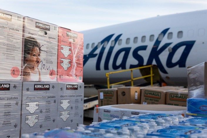 Alaska-Airlines-sends-rescue-flights-and-wildfire-relief-to-help-people-on-Maui-2.jpg