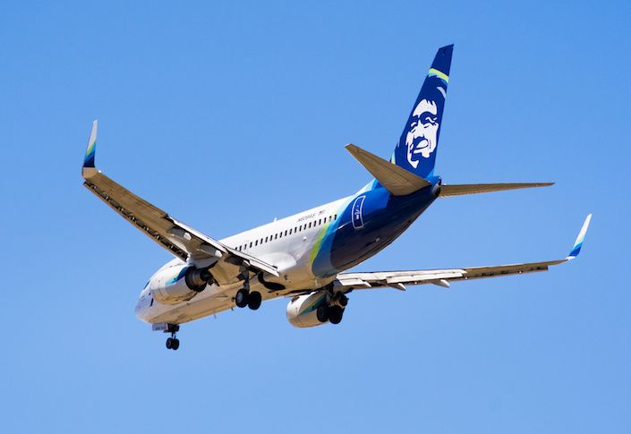 Alaska Airlines to resume full schedule at Paine Field by spring 2022