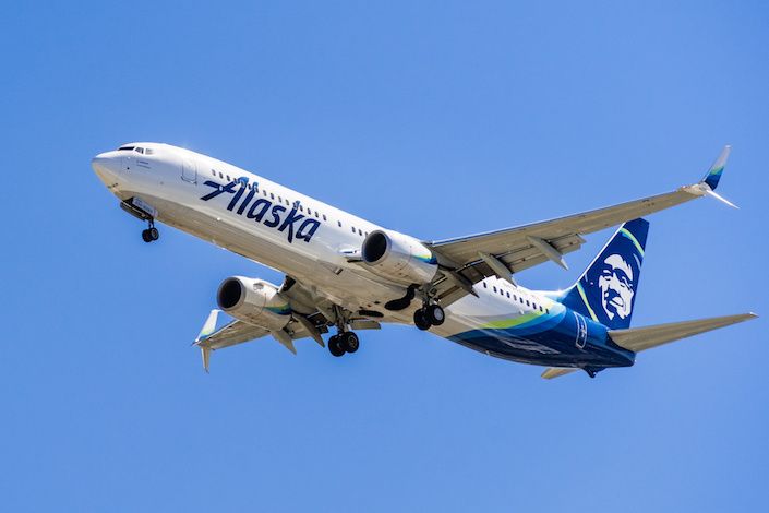 Alaska Airlines sets a new revenue record of $2.8 billion