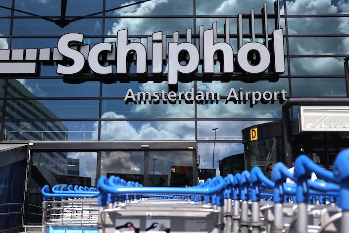 Amsterdam’s Schiphol compensating air passengers hit by chaos