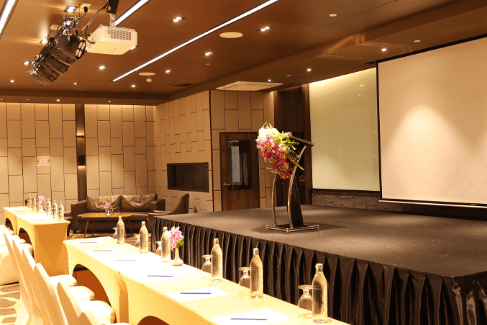Beyond Hotels Meetings (4).png