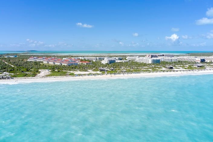 Cayo Cruz and its emerald colors that lead you to paradise