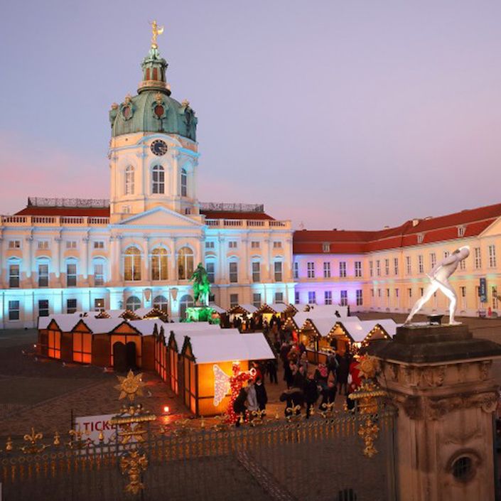 Christmas-Market-at-Charlottenburg-Palace-in-Berlin.jpg