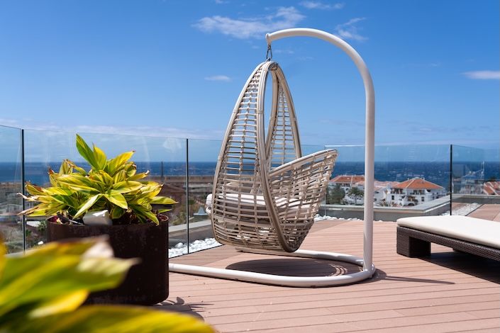Egg chair Up.jpg