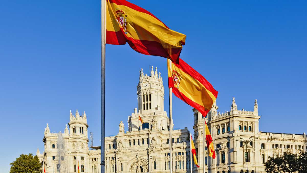 España elimina el formulario de control sanitario covid en aeropuertos y puertos