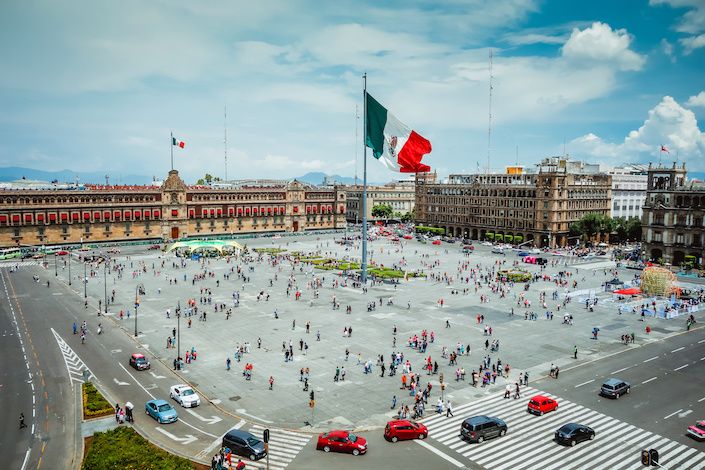 Figures show more than 5 million international air tourists to Mexico in first three months