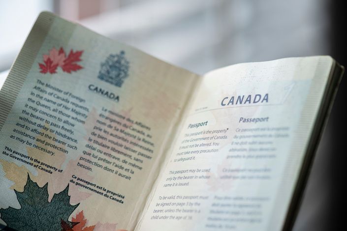 Canadians can apply to renew their passports online beginning this fall