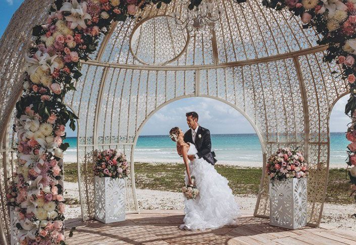 Inclusive and diverse destination wedding packages at Sandos Cancun