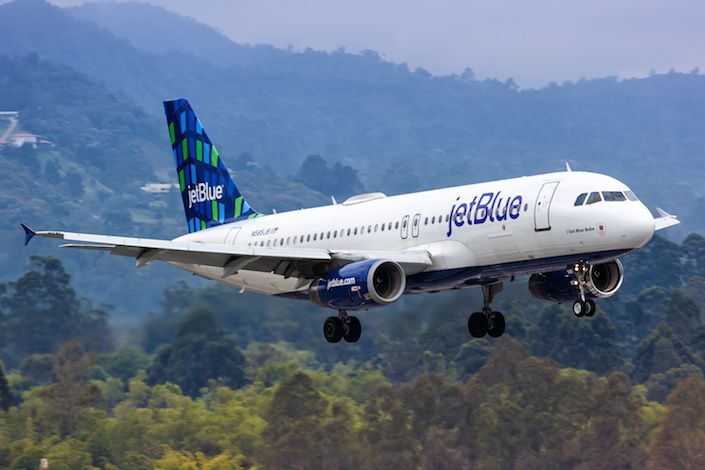 U.S. sues to block JetBlue from buying Spirit Airlines