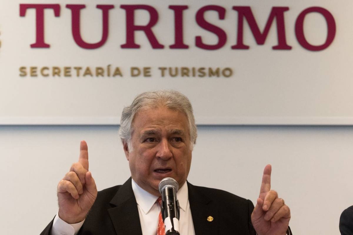 Cede secretario de Turismo; se eliminarán puentes