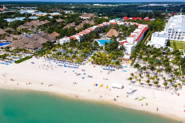Newly upgraded beachfront resorts in Mexico offer expanded family amenities and highly competitive rates, Viva Wyndham Resorts