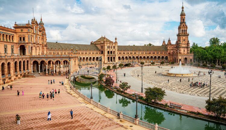 Espagne : la Plaza de España de Séville bientôt payante ?