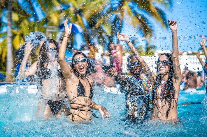 Célébrez le Réveillon 2025 et le début de 2026 dans les Hôtels Resonance : Fêtes Exclusives à Santa María et Varadero, Cuba!