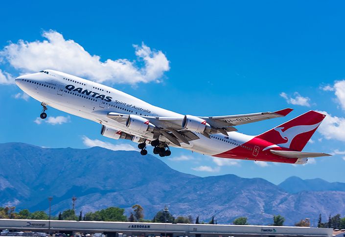 Qantas plans Boeing 787 Antarctica sightseeing flights