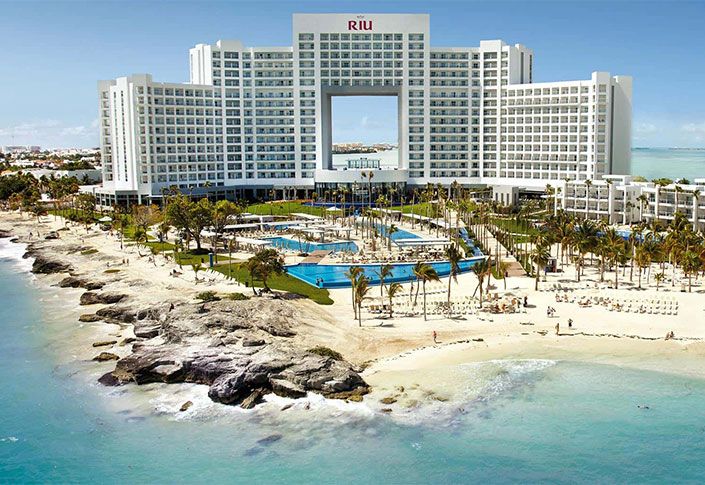Riu Palace Peninsula, Riu Cancun reopen their doors this week and next