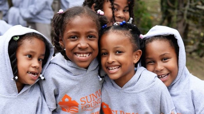 Sunwing-partners-with-Bentley-to-donate-new-and-gently-used-books-and-bags-to-schools-across-the-Caribbean-and-Mexico-2.jpg