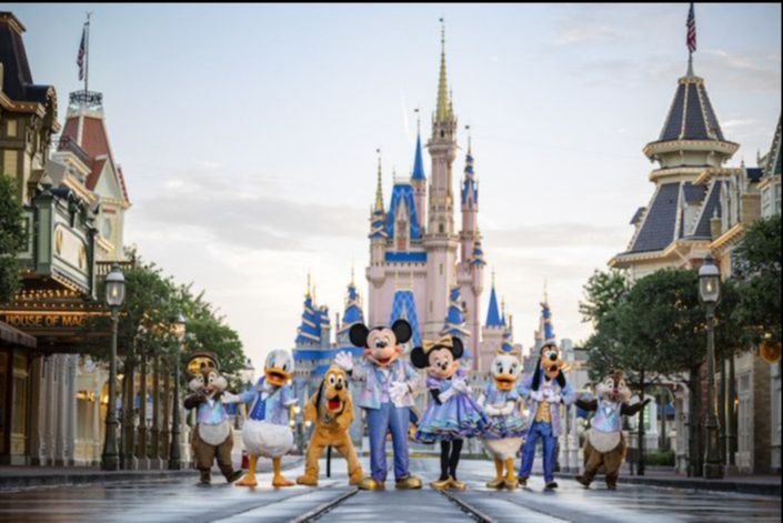 NWT Walt Disney World Park 50th Anniversary Celebration Cinderella Castle Magnet 