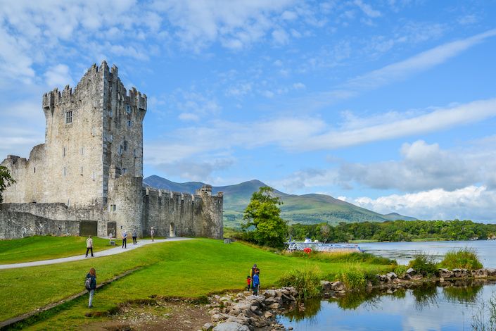 Tourism Ireland’s new ‘Green Button’ campaign highlights ease of travelling to Ireland right now