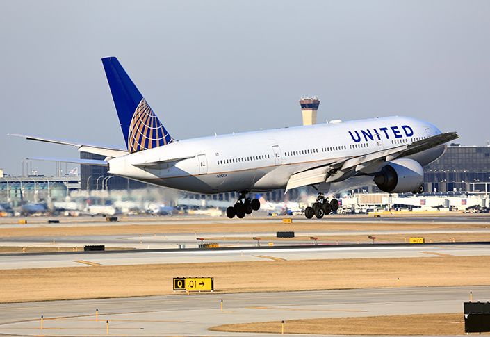 United Airlines rolling out plan that lets passengers in economy class with window seats board first