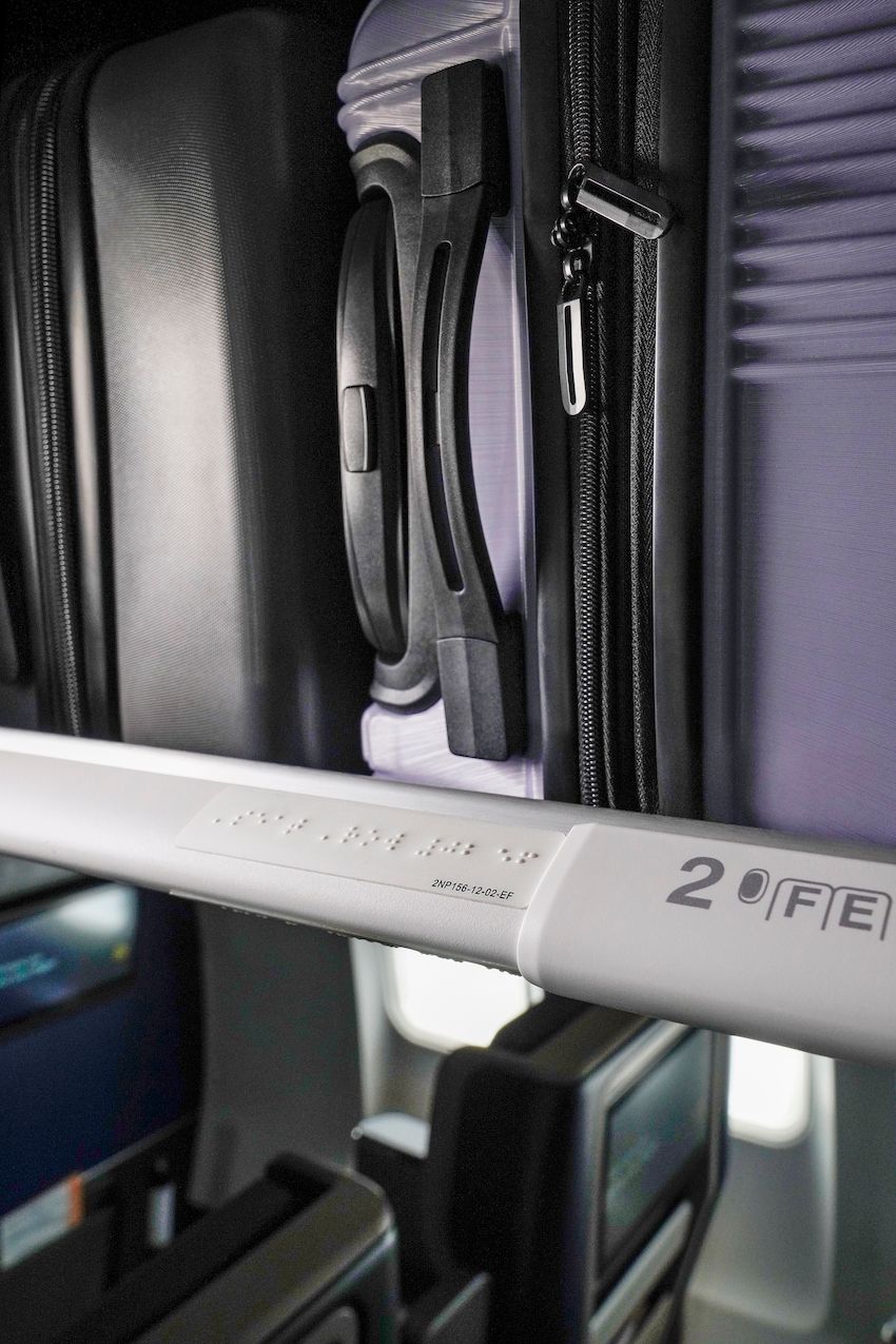 United-becomes-first-U.S.-airline-to-add-braille-to-aircraft-cabin-interiors-2.jpg