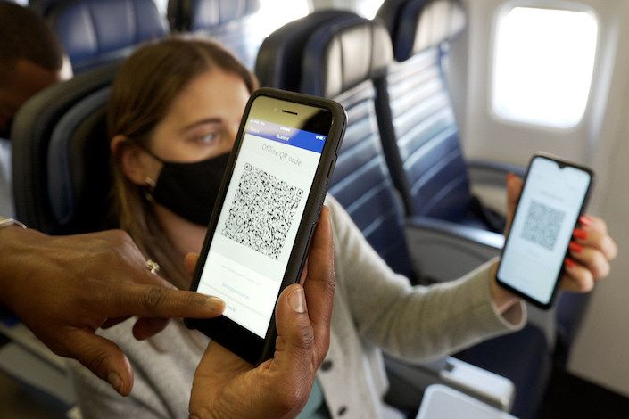 United becomes first airline to introduce PayPal QR codes as inflight payment option