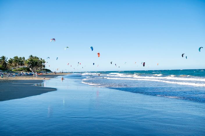 Viva-Tangerine-by-Wyndham-offers-FREE-kitesurfing-lessons-2.jpg