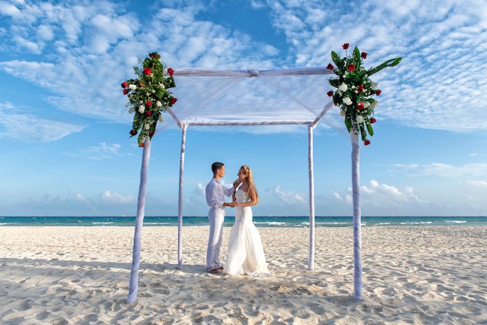 Viva Wyndham ofrece bodas de destino, renovación de votos y paquetes de luna de miel en todos sus complejos del Caribe.