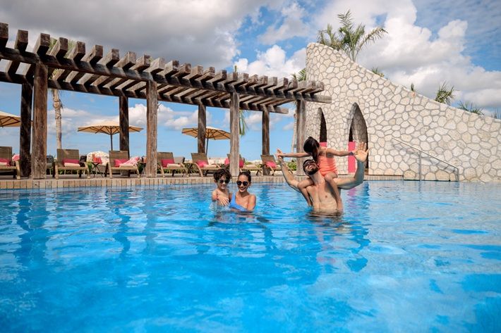 Les enfants de moins de 18 ans séjournent gratuitement