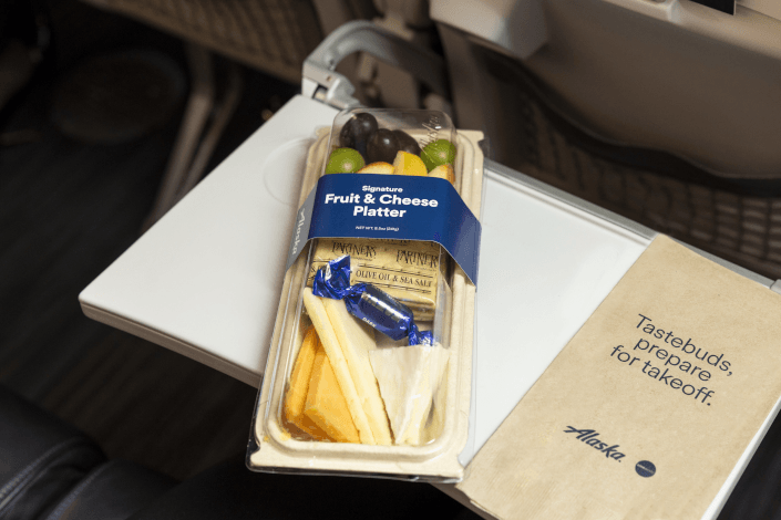Alaska Airlines expands fresh meal options on more flights, featuring fan favorites