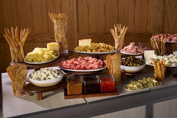 American takes lounge dining to new heights