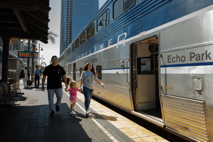 Amtrak Pacific Surfliner and SeaWorld San Diego launch new travel and ticket discount partnership
