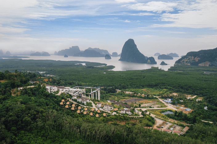 Beyond Experience: 26 checklists to transform your 'getaway' into an unforgettable 'journey'