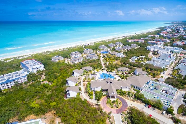 Blue Diamond Resorts Cuba celebrates HolidayCheck recognition for 2 of its top properties