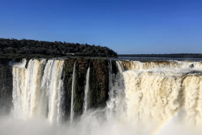 Cataratas de Iguazú: reabren circuito de la Garganta del Diablo