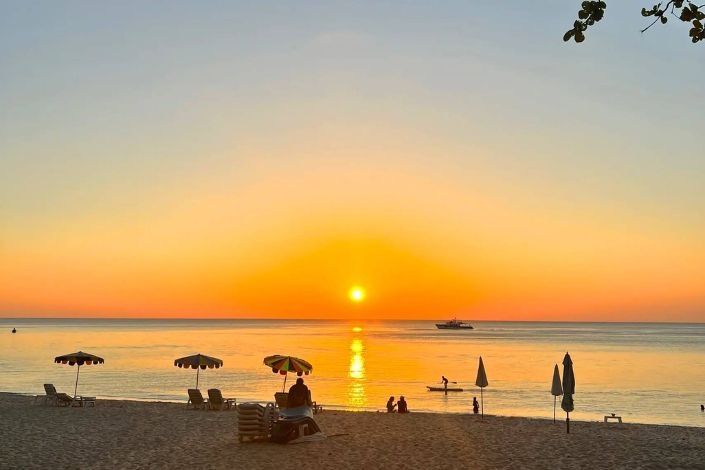 chasing-last-light-5-best-sunset-spots-phuket-4.jpg