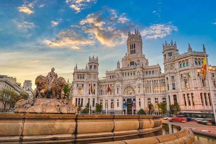 Club offers for travel enthusiasts in Canada