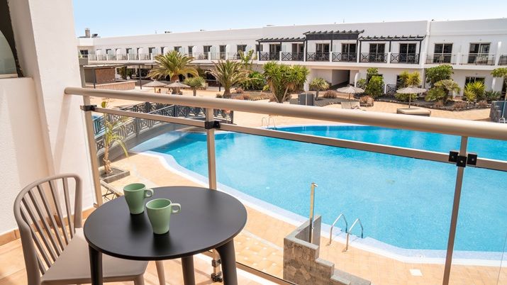 coral_vue_piscine.jpg