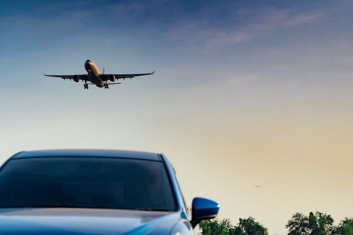 Cross-border travel from Canada to U.S.: +15% by car, -5.5% by air