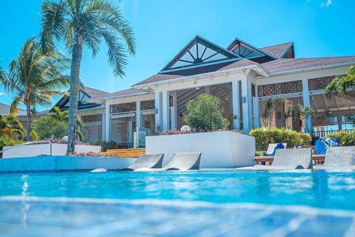 dos-destinos-una-experiencia-de-lujo-la-habana-y-cayo-santa-maria-con-royalton (2).jpg