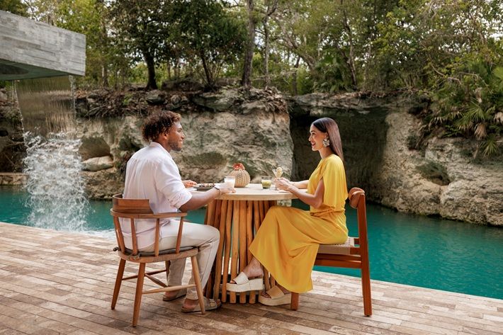 excaret 8404_HXM_Lifestyle_ArribaBaja_4.jpg