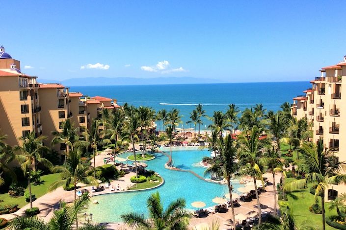 Experience an unforgettable vacation at Villa del Palmar Flamingos