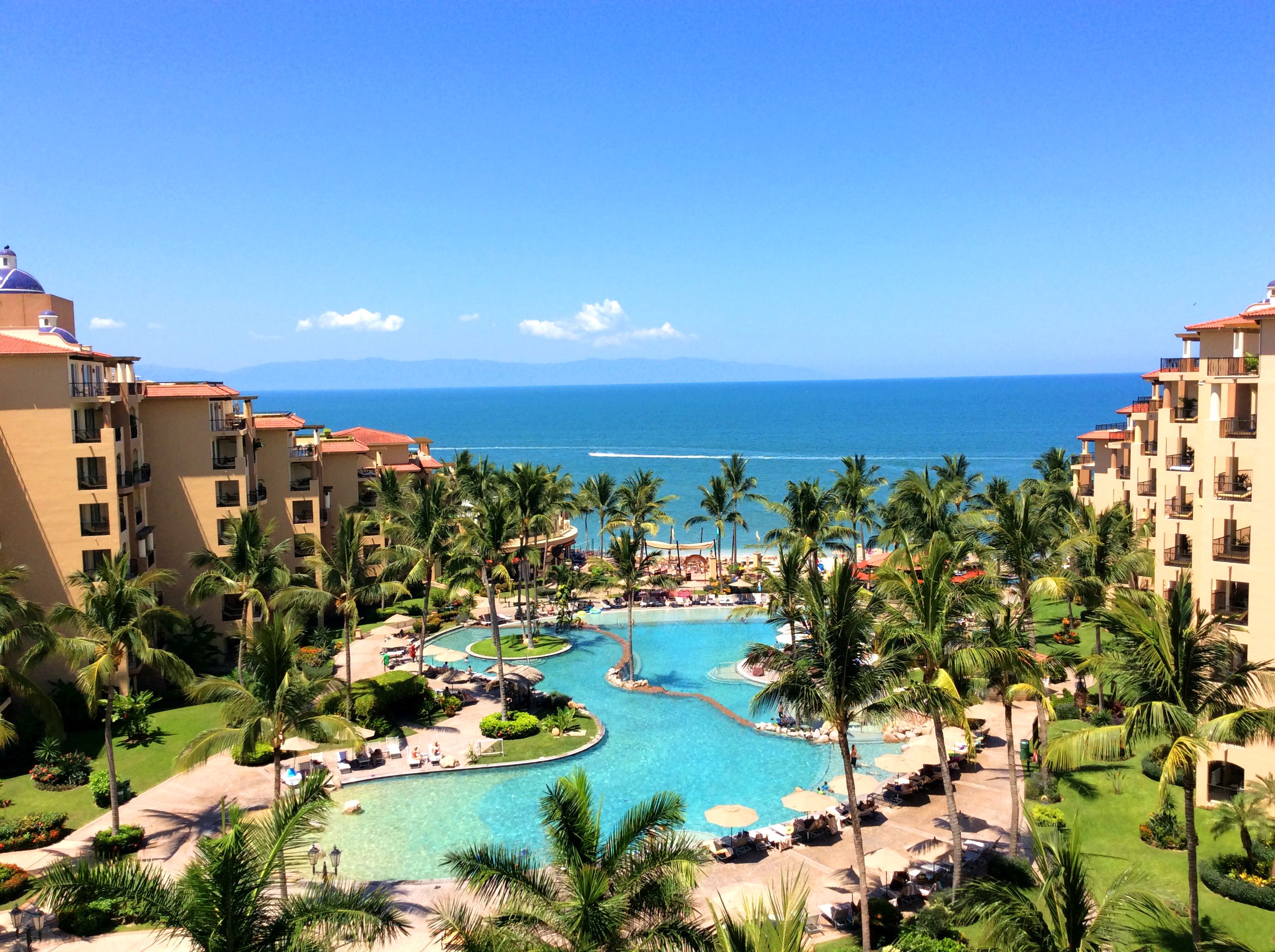 Experience an unforgettable vacation at Villa del Palmar Flamingos