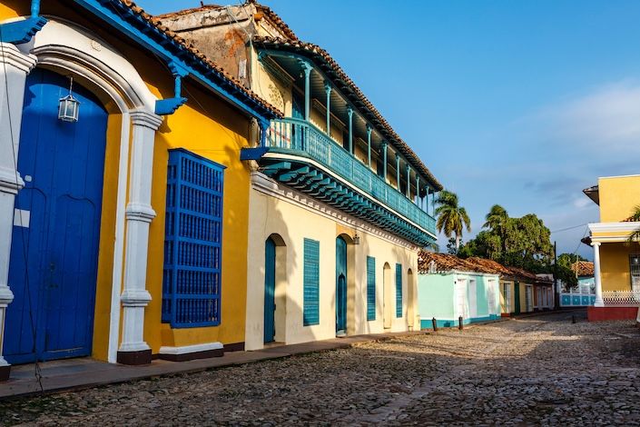 Explore Cuba at your own pace with style and comfort!