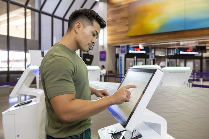Hawaiian Airlines simplifies lobby experience by transitioning to self-service bag tag stations