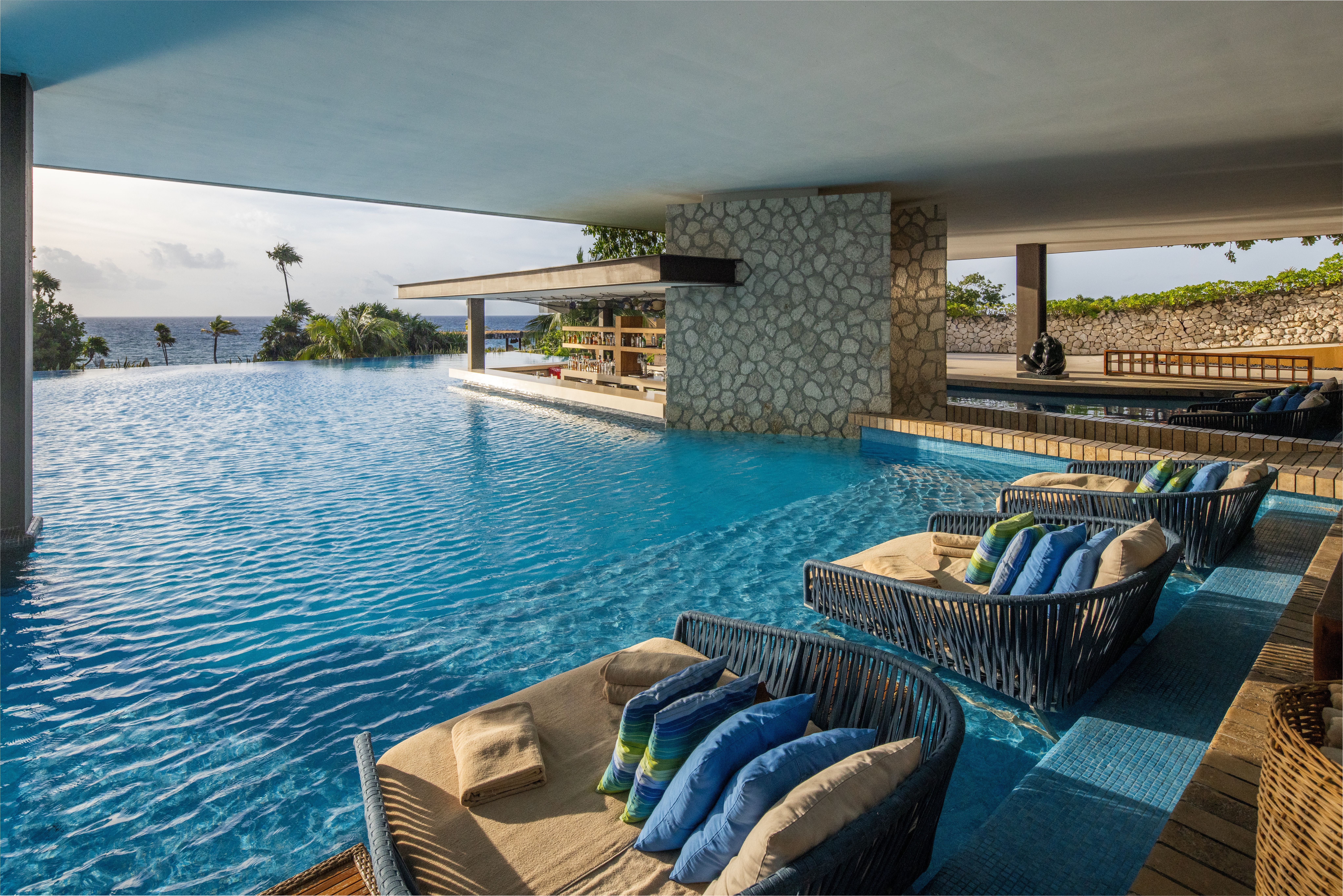 infinite_piscine.jpg