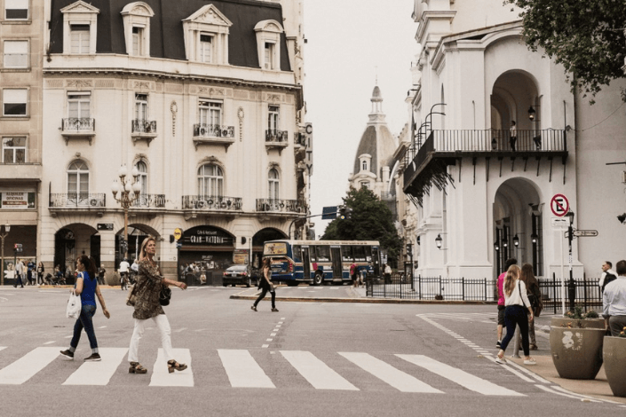 La ciudad de Buenos Aires es el destino latinoamericano más buscado en julio por los viajeros globales en Booking.com