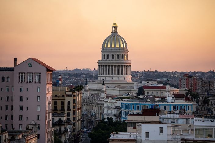 La Habana: Vive la leyenda. Descúbrela y Alojate en Nuestra Colección Exclusiva.